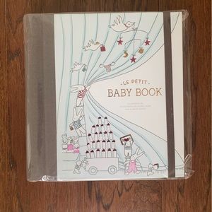 Le Petit Baby Book- Gender Neutral